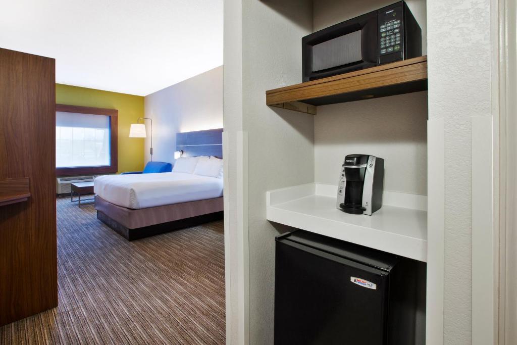 Holiday Inn Express Hotel & Suites Alcoa Knoxville Airport an IHG Hotel - image 7