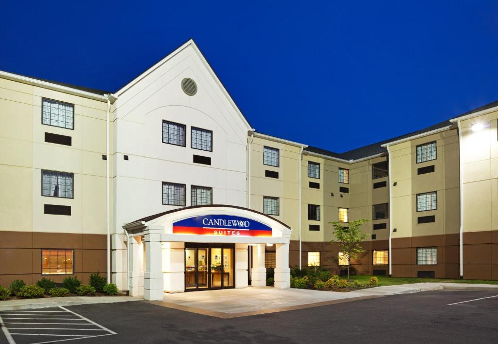 Candlewood Suites Knoxville Airport-Alcoa an IHG Hotel - main image