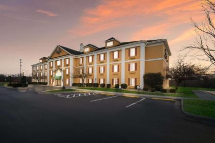 Quality Inn Alcoa - image 3