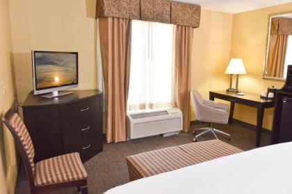 Hampton Inn & Suites Alexandria - image 13