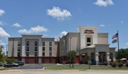 Hampton Inn & Suites Alexandria - image 6