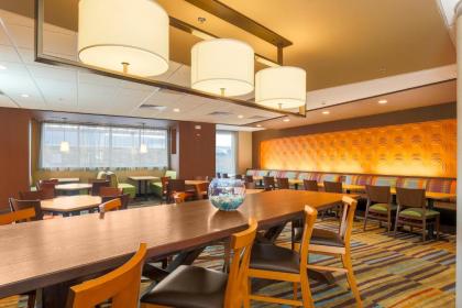 Fairfield Inn & Suites by Marriott Alexandria - image 5