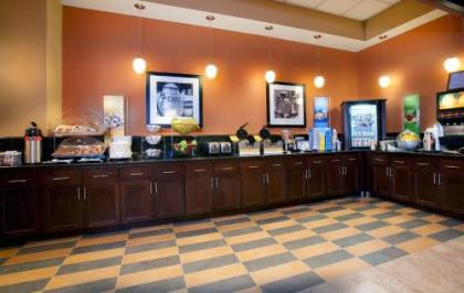 Hampton Inn Alexandria - image 2