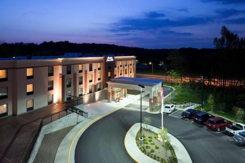 Hampton Inn & Suites Fort Belvoir Alexandria South - image 2