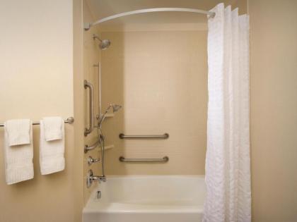 Candlewood Suites Alexandria - Fort Bevoir - image 5