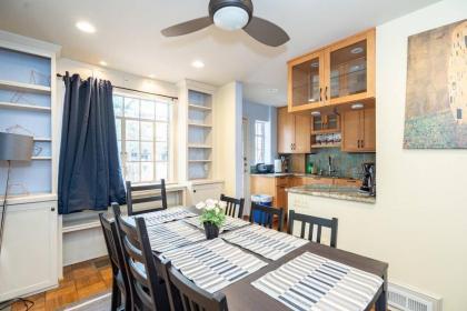 Spacious 4BR House near Old Town Alexandria - image 10