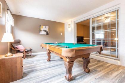 Charming 3BR House CozySuites Pool Table - image 12