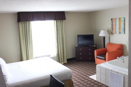 Holiday Inn Express Hotel & Suites Chicago-Algonquin an IHG Hotel - image 3