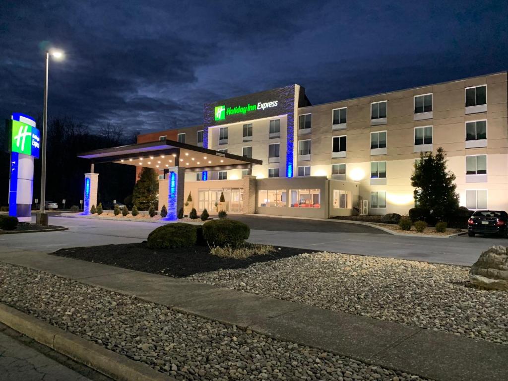 Holiday Inn Express - Allentown North an IHG Hotel - main image