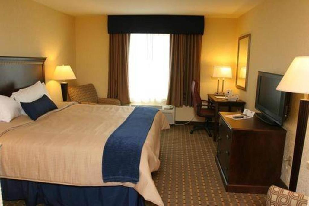 Holiday Inn Express and Suites Allentown West an IHG Hotel - image 2