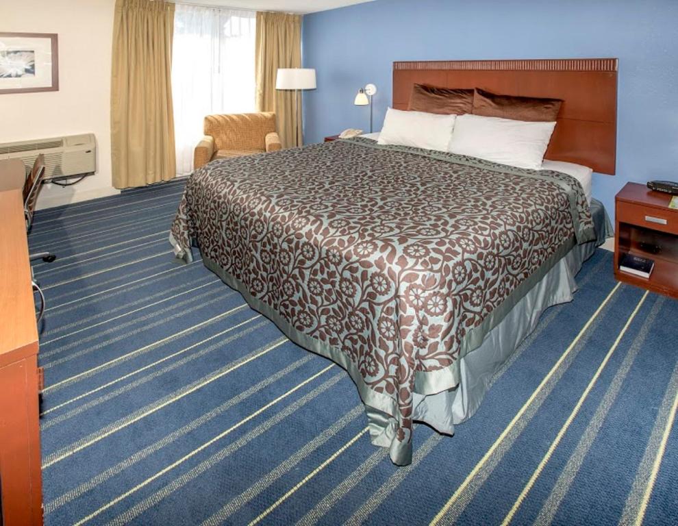 Days Hotel by Wyndham Allentown Airport / Lehigh Valley - image 6