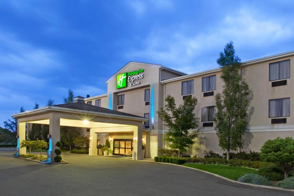 Holiday Inn Express & Suites Alliance an IHG Hotel - main image