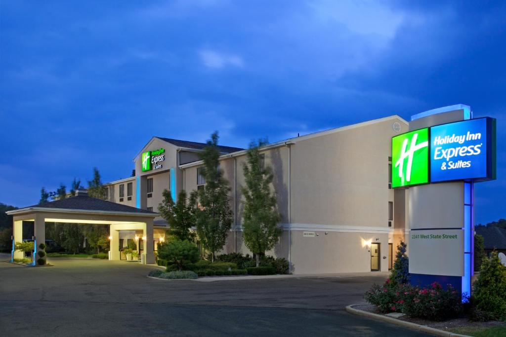 Holiday Inn Express & Suites Alliance an IHG Hotel - image 7