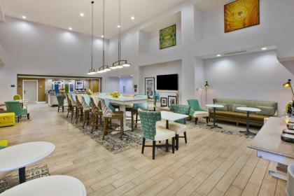 Hampton Inn & Suites-Alliance OH - image 3