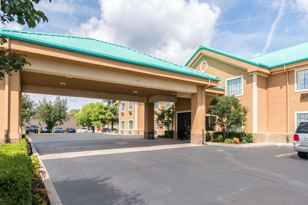 Quality Inn and Suites Alma - main image