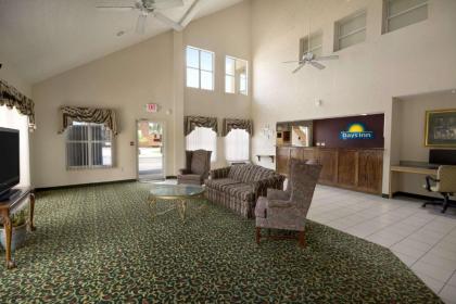 Days Inn by Wyndham Alma - image 15