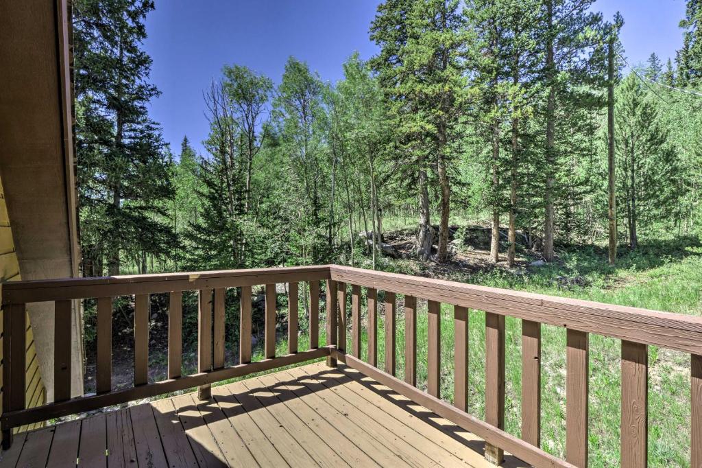 Alma Cabin with Mtn Views 4-Season Outdoor Fun! - image 7