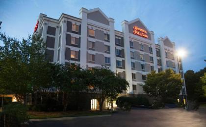 Hampton Inn & Suites Alpharetta-Windward - image 1