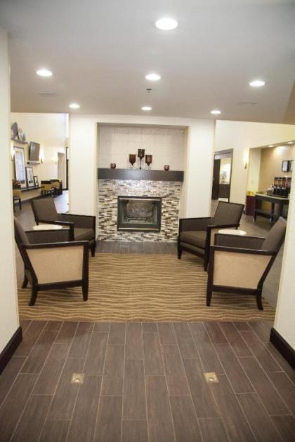 Hampton Inn & Suites Alpharetta-Windward - image 10