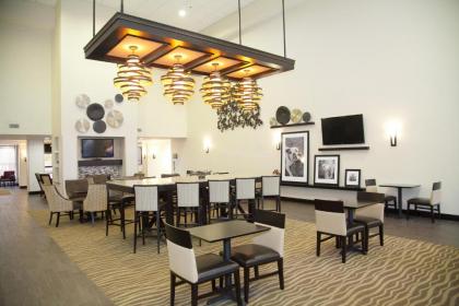 Hampton Inn & Suites Alpharetta-Windward - image 14