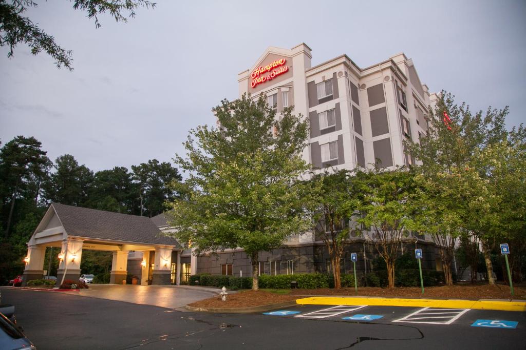 Hampton Inn & Suites Alpharetta-Windward - image 2