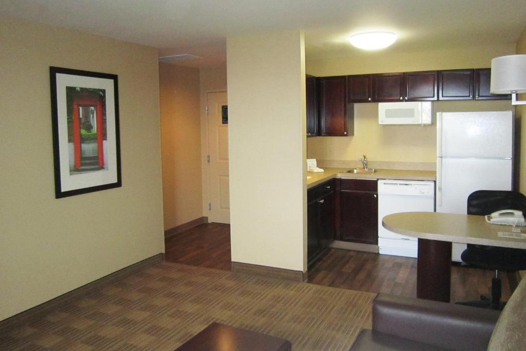 Extended Stay America Suites - Atlanta - Alpharetta - Northpoint - West - image 3