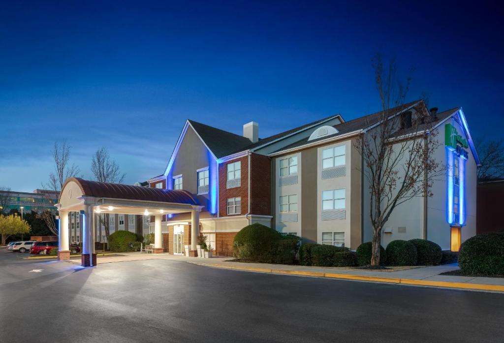 Holiday Inn Express Alpharetta - Roswell an IHG Hotel - main image