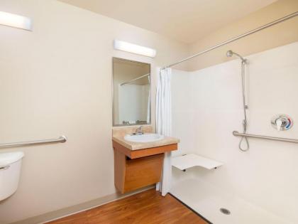 WoodSpring Suites Atlanta Alpharetta - image 11