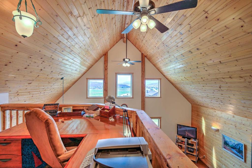 Luxe Alpine Cabin with Wraparound Deck and Mtn Views! - image 2