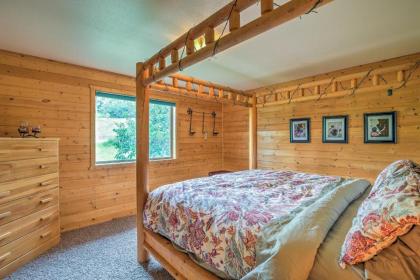 Luxe Alpine Cabin with Wraparound Deck and Mtn Views! - image 8