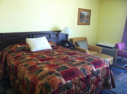 America's Best Value Inn Alpine - image 9