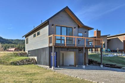 Alpine Hideaway with Panoramic Mountain Views! - image 11