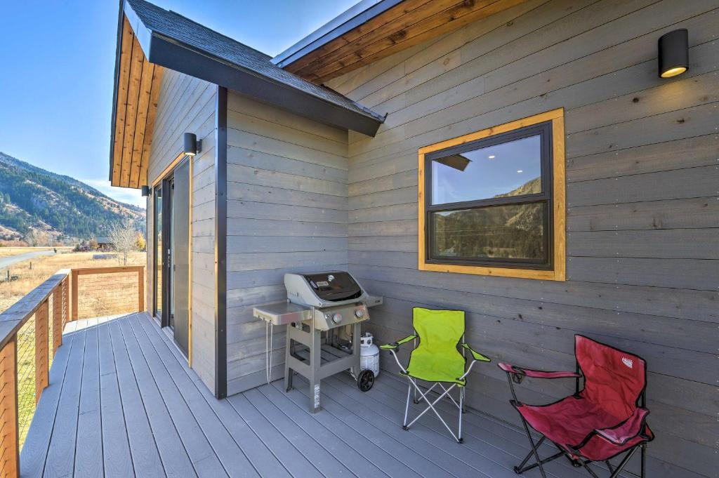 Alpine Hideaway with Panoramic Mountain Views! - image 5