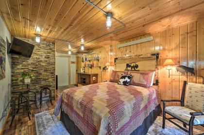 Alpine Adventures Log Cabin with Deck and Views! - image 6