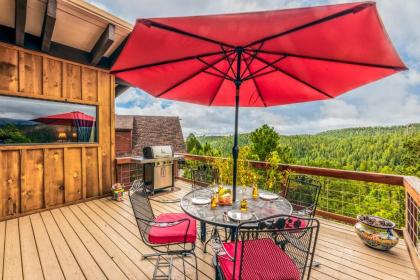 Neeley Mountain House 2 Bedroom Sleeps 4 Hot Tub Wood Burning Fireplace - image 4