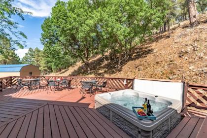 Little Creek Retreat 4 Bedrooms Hot Tub Pet Friendly Sleeps 10 - image 3