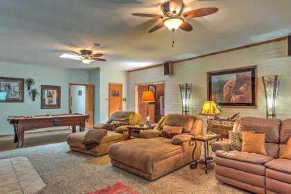 Spacious Alto House on 8 Private Acres with Hot Tub! - image 5