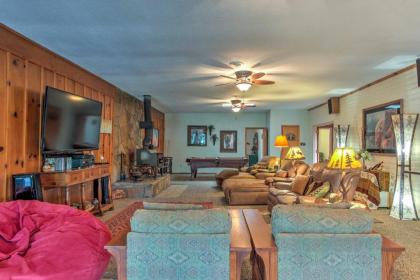 Spacious Alto House on 8 Private Acres with Hot Tub! - image 8