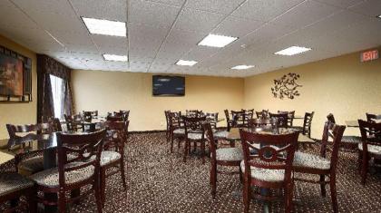 Best Western Plus Parkway Hotel - image 14