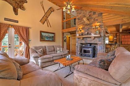 Duck Creek Village Cabin with Deck and Fire Pit! - image 15