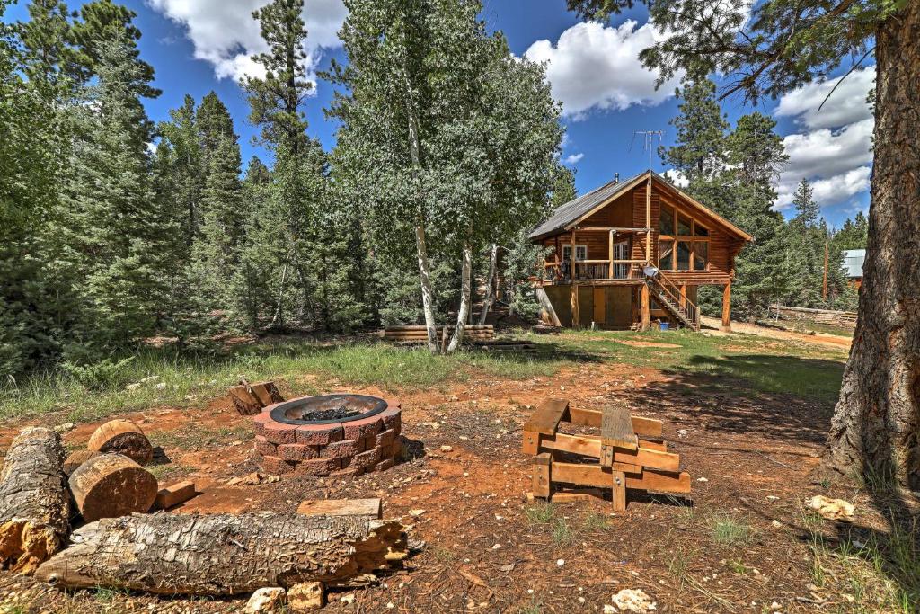 Duck Creek Village Cabin with Deck and Fire Pit! - image 2