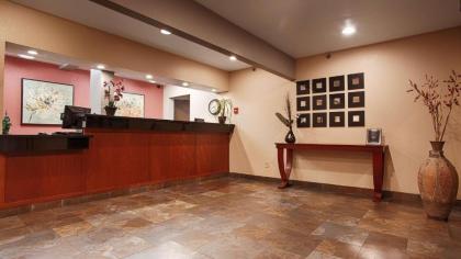 Best Western Plus Altoona Inn - image 4