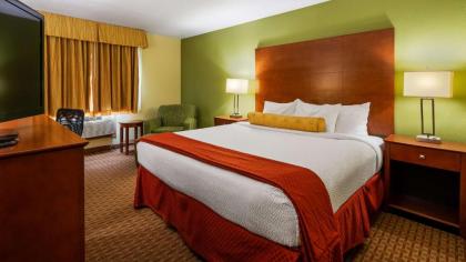 Best Western Plus Altoona Inn - image 9