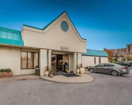 Econo Lodge Altoona I 99