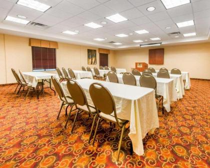 Comfort Suites Altoona - image 12