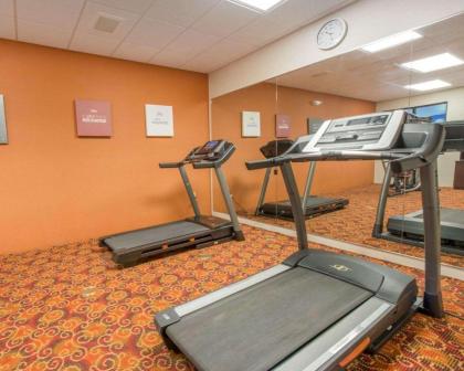 Comfort Suites Altoona - image 15