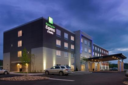 Holiday Inn Express & Suites by IHG Altoona an IHG Hotel - image 4