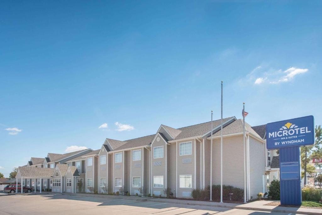 Microtel Inn & Suites by Wyndham Altus - main image