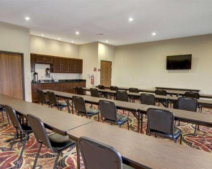 Comfort Inn & Suites Alvarado - image 10