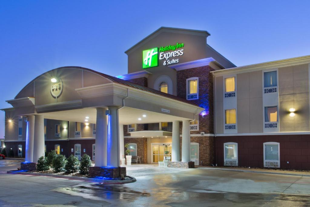 Holiday Inn Express Hotel & Suites Alvarado an IHG Hotel - main image